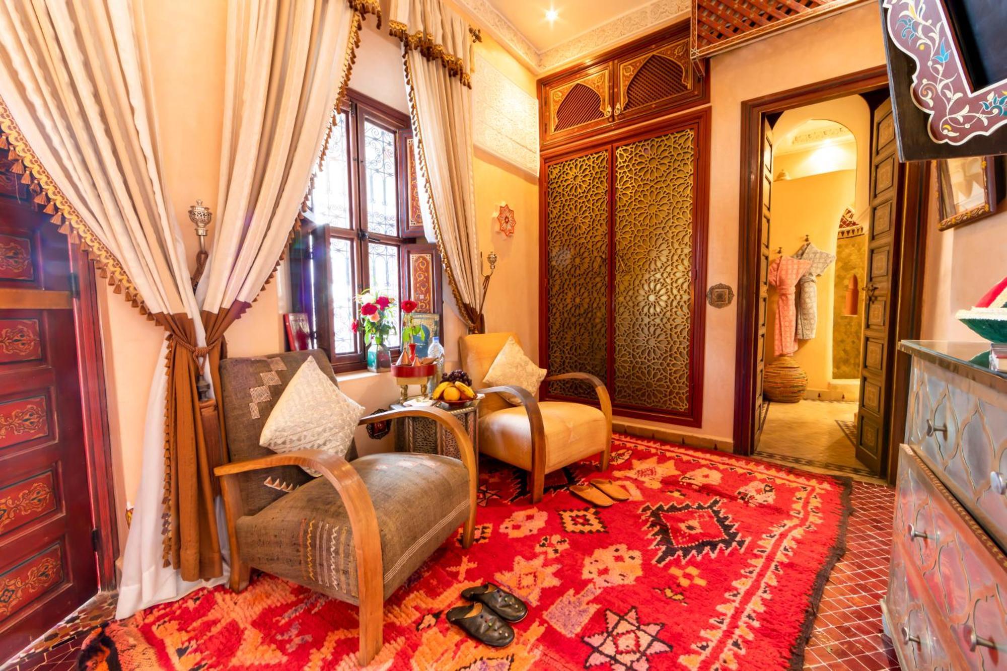 رياد Hikaya