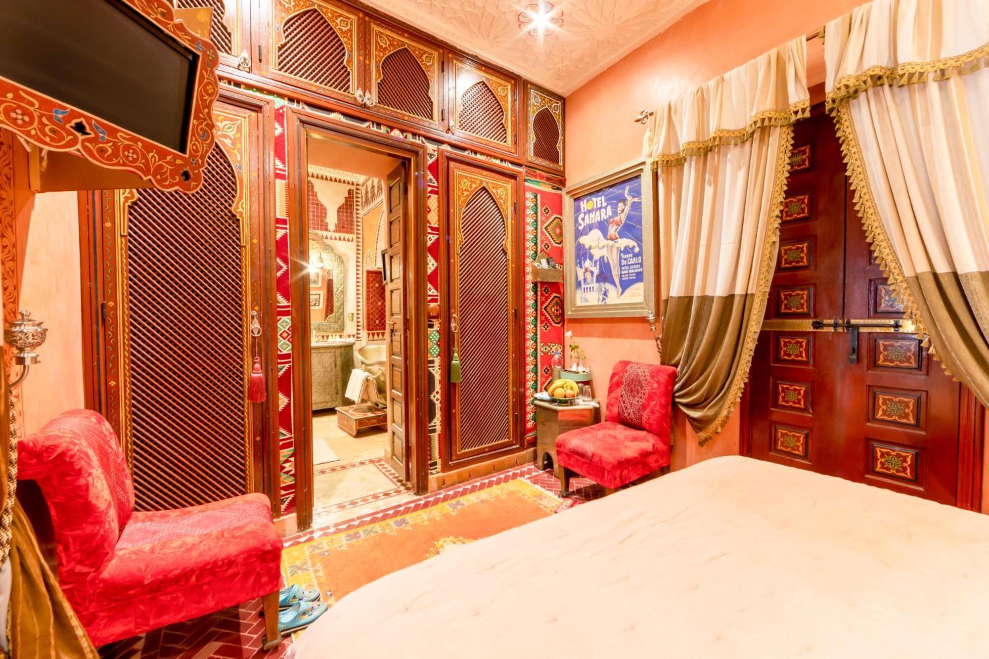 رياد Hikaya 4*