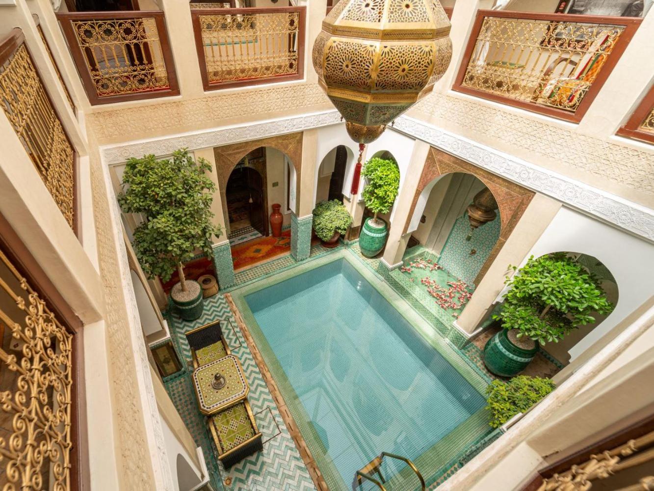 رياد Hikaya 4*